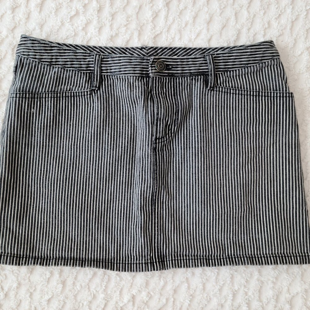 Stripped Mini Skirt